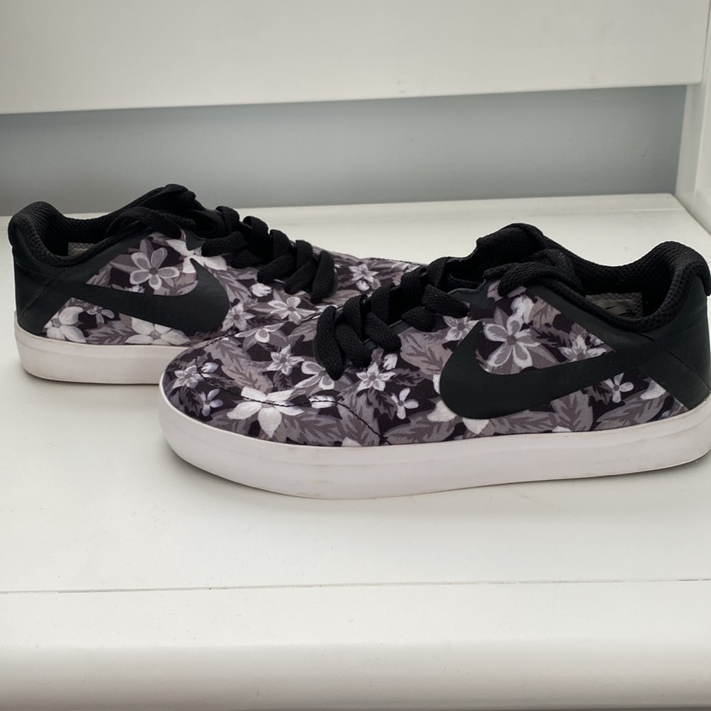 Nike floral sneakers